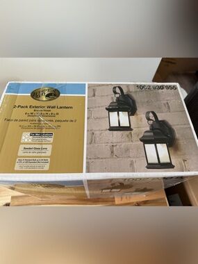 New Hampton Bay set of 2 Classic Bronze Outdoor Wall Lanterns